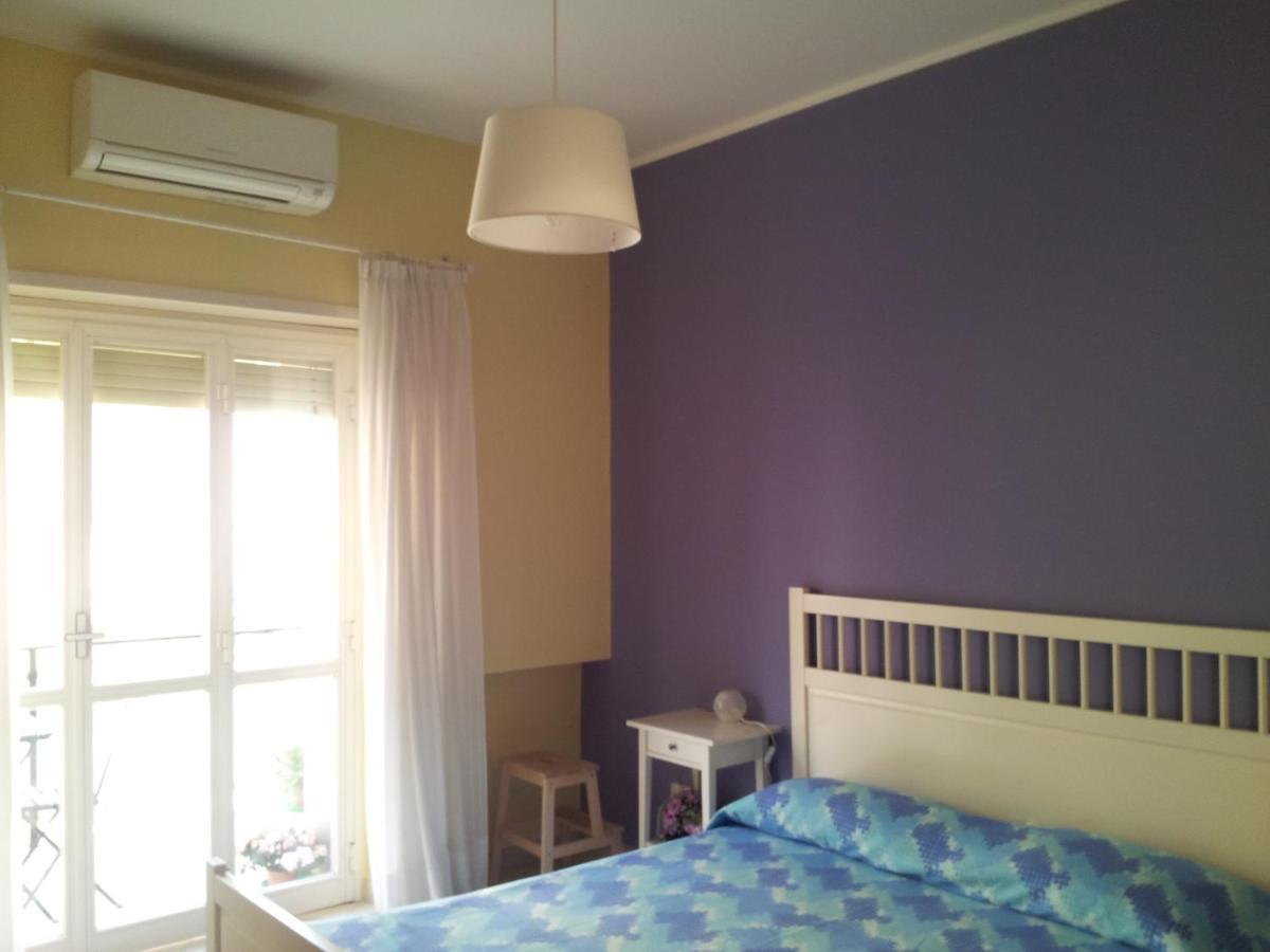 B&B Dimora Di Traiano Terracina Exteriör bild