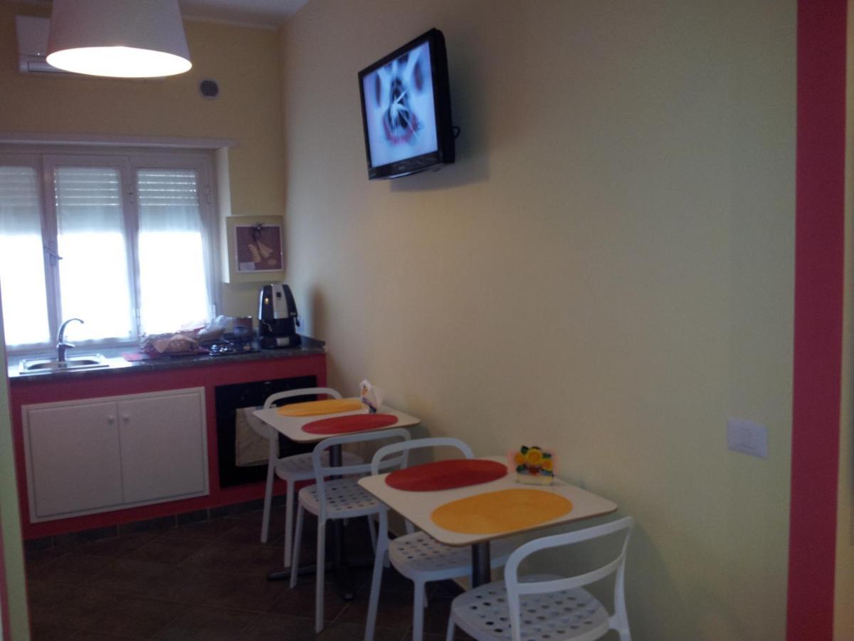 B&B Dimora Di Traiano Terracina Exteriör bild