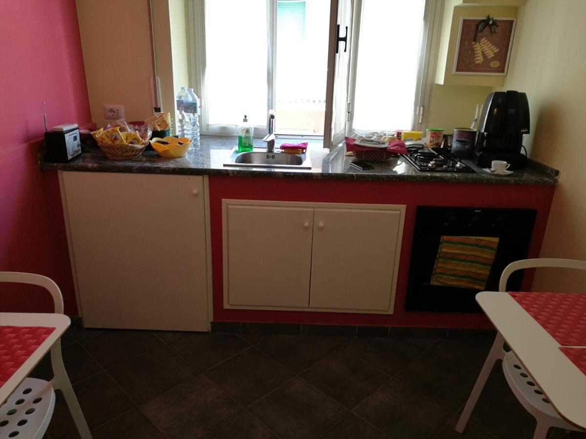B&B Dimora Di Traiano Terracina Exteriör bild