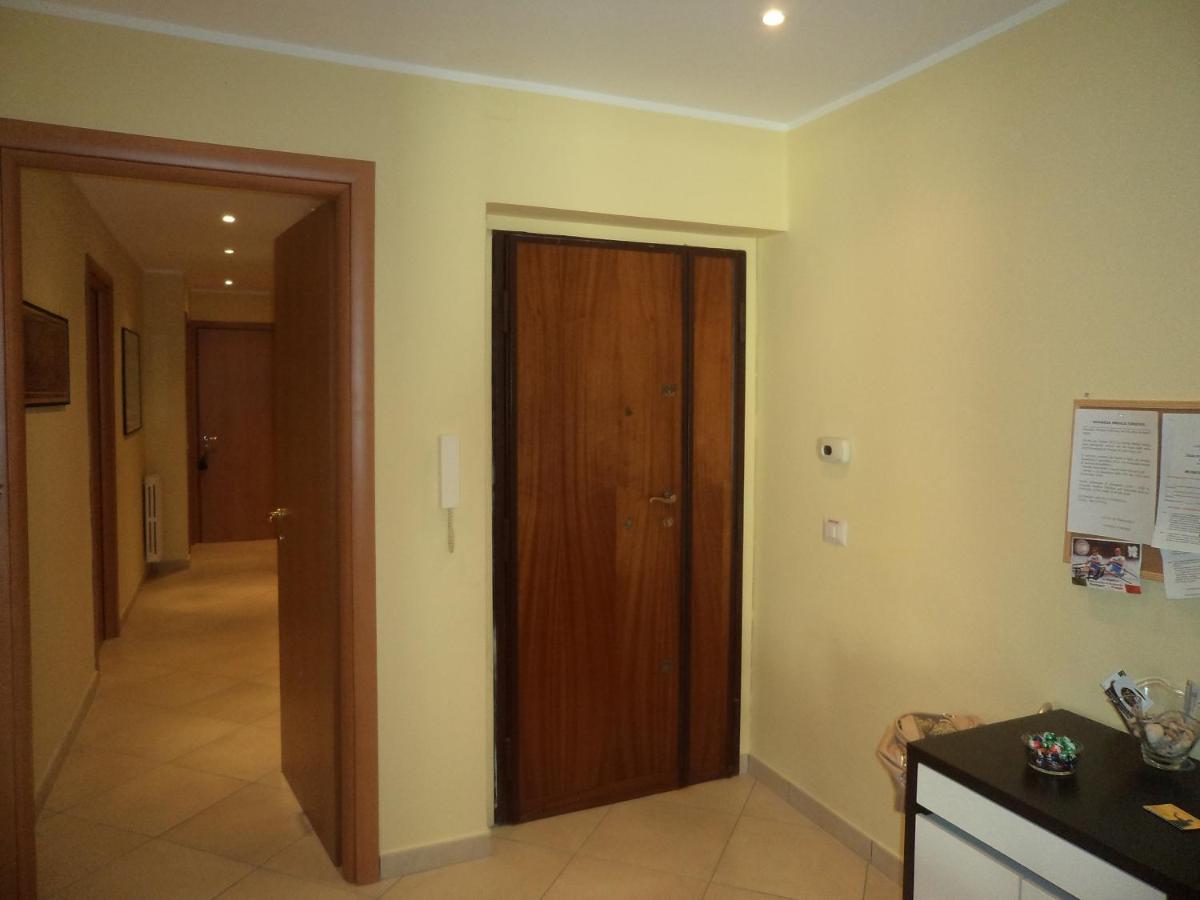 B&B Dimora Di Traiano Terracina Exteriör bild